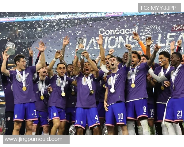 意甲焦点战波尔图与皇马激战成平局红牌争议引发全场热议 意甲焦点战波尔图与皇马激战成平局红牌争议引发全场热议