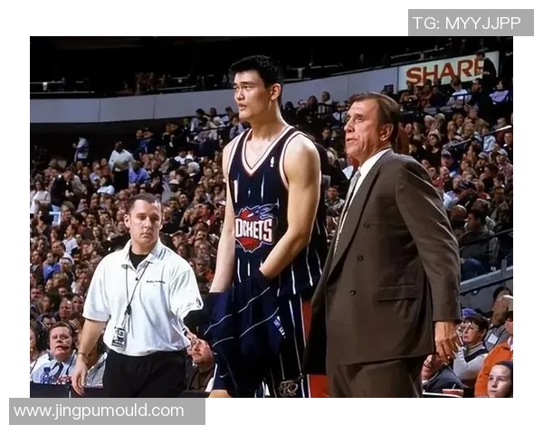 姚明亲自挑选球鞋背后的故事与篮球梦想的传承之路