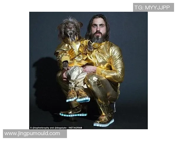 狗狗学姚明打篮球的搞笑瞬间让人忍俊不禁的可爱模仿秀