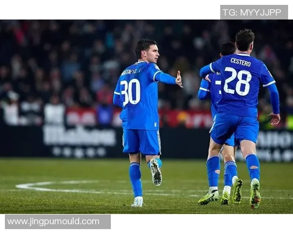 皇马逆袭拜仁足总杯大胜引发全场震撼赛后分析精彩纷呈 皇马逆袭拜仁足总杯大胜引发全场震撼赛后分析精彩纷呈